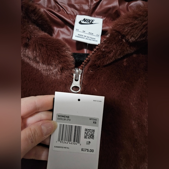 NWT nike faux fur jacket - Picture 3 of 10